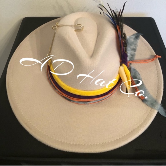 Custom-Made Felt Fedora - “Brunch Barbie” - Picture 6 of 10